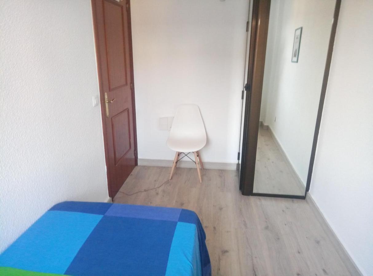 Appartement Céntrico De Dos Dormitorios, Amplio Y Soleado *